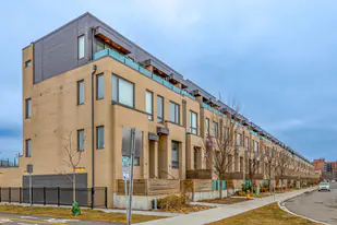 12 Perth Av in Toronto, ON - Building Photo