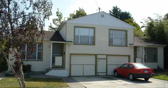 738-740 Liberty St in El Cerrito, CA - Building Photo