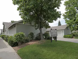 276 W Barstow Ave in Clovis, CA - Building Photo