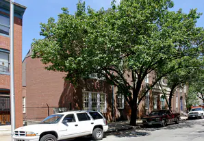10 S Wolfe St in Baltimore, MD - Building Photo