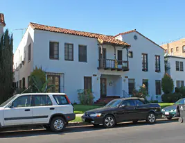 619 S Cochran Ave in Los Angeles, CA - Building Photo