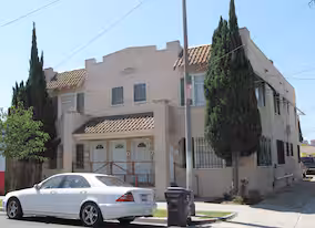 548 E 17th St in Long Beach, CA - Building Photo
