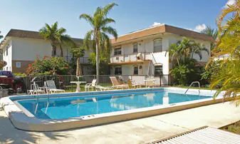 100 NE 9th St in Pompano Beach, FL - Building Photo