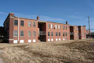 Ellington Apartment in Wichita, KS - Building Photo