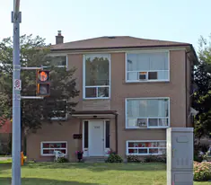 559 Danforth Rd in Toronto, ON - Building Photo