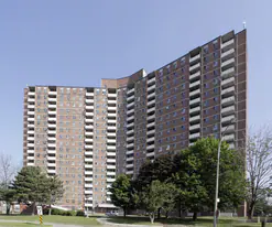 7 Capri Rd in Toronto, ON - Building Photo
