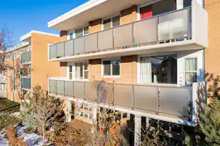 Cedarbrae Gardens West in Calgary, AB - Building Photo
