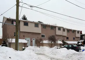 330-340 Catharine St N in Hamilton, ON - Building Photo