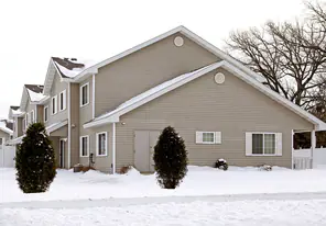 Oak Grove Townhomes in St. Cloud, MN - Building Photo