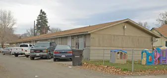 405 Cherry Ave in Yakima, WA - Building Photo