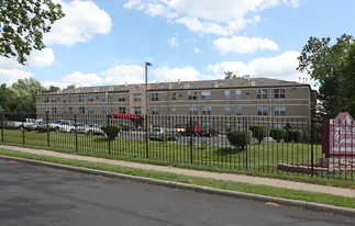 Palestine Gardens in Kansas City, MO - Building Photo