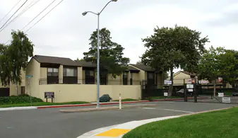 Lido Square in Pittsburg, CA - Building Photo