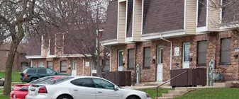 Willow Apartments in Freeport, IL - Building Photo