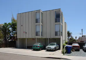 121 Elder Ave in Imperial Beach, CA - Building Photo