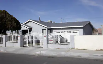 681 Nancy St in Barstow, CA - Building Photo