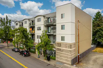 Central Point in Gresham, OR - Building Photo - Building Photo