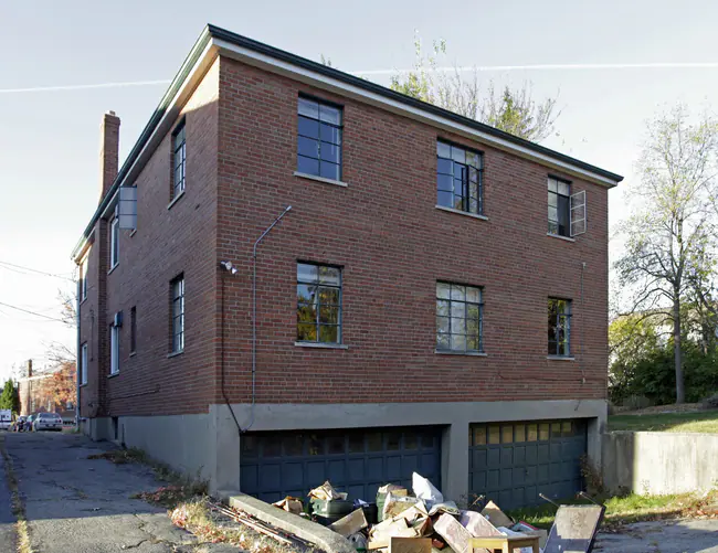 3926 E Gatewood Ln in Silverton, OH - Foto de edificio - Building Photo