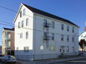 951 Cherry St in Fall River, MA - Building Photo