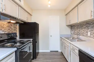 Cypress Square Apartments in Houston, TX - Building Photo
