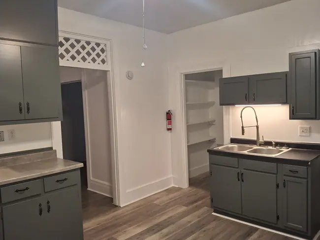 28 Western Ave, Unit UPPER in Newark, OH - Building Photo - Building Photo