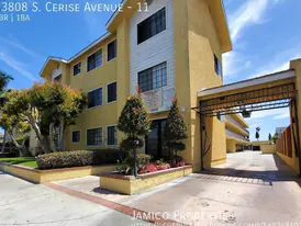 Sunshine Villa in Hawthorne, CA - Building Photo