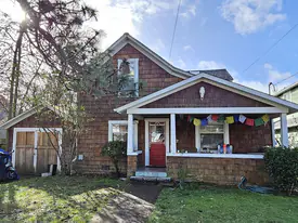 962 E 23rd Ave in Eugene, OR - Building Photo