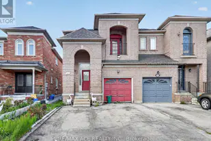 110 Blue Willow Dr in Vaughan, ON - Building Photo