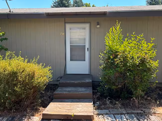 property at 754 W Oregon Ave