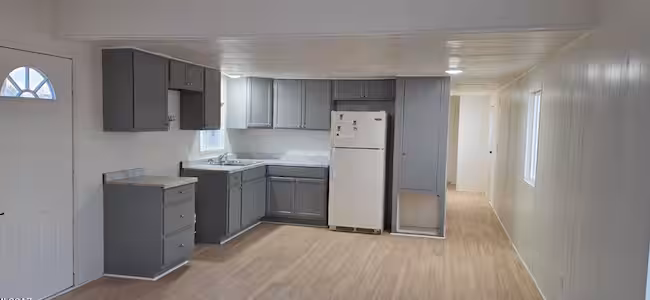 property at 2602 E Walnut St