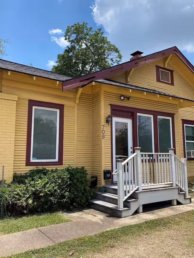 property at 709 E 11th St