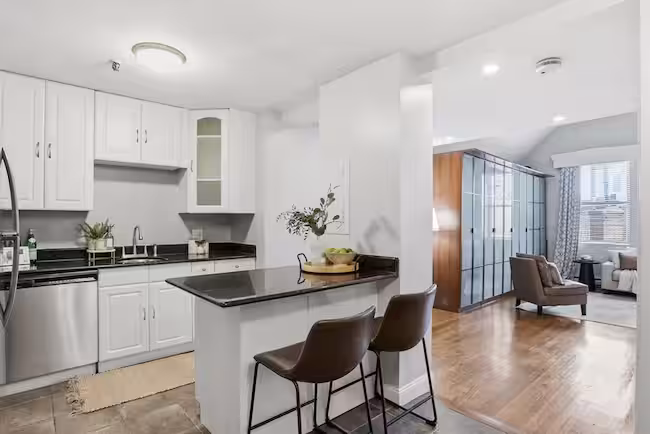 property at 3 Appleton St