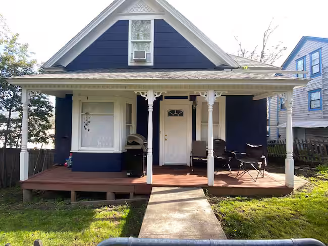 property at 619 E 4th St