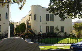 600 E Garfield Ave in Glendale, CA - Building Photo