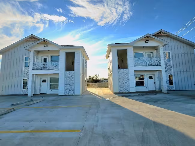 2777 Chavarria St, Unit 4
