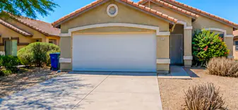 927 E Yuma Ave in Apache Junction, AZ - Building Photo