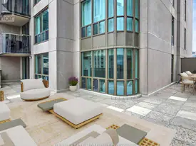 750 Bay St. in Toronto, ON - Building Photo