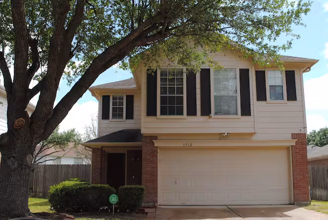 property at 3910 Starbridge Pointe Ln