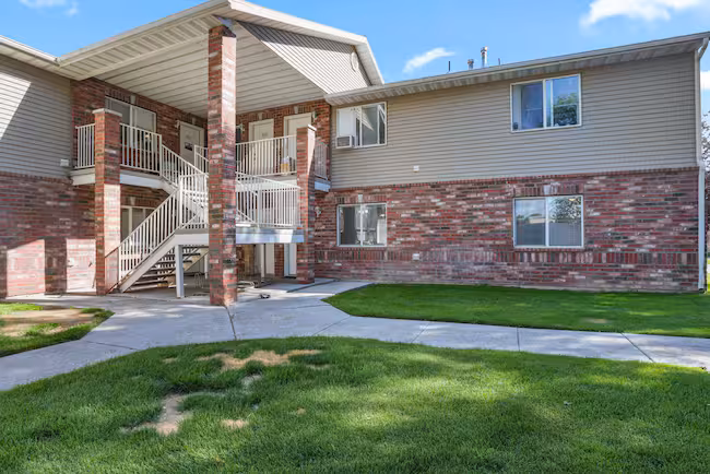 264 N 3rd E