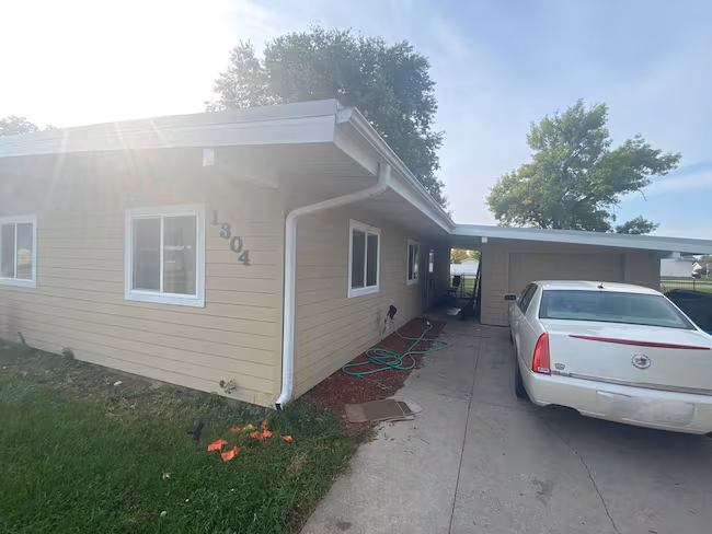 property at 1304 Vandenberg Cir E