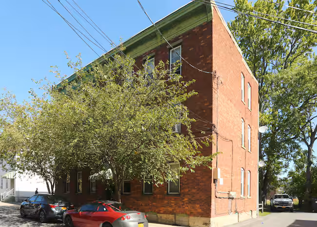 23 Monroe St
