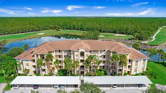 8600 Cedar Hammock Cir in Naples, FL - Building Photo