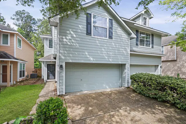 property at 35 Ledgestone Pl