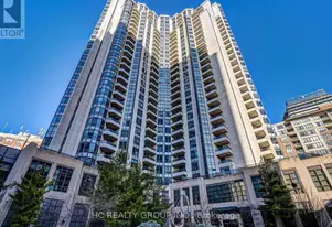 500 Doris Ave, Unit 1021 in Toronto, ON - Building Photo