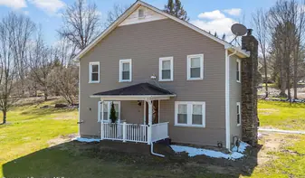 405 S Turnpike Rd in Dalton, PA - Building Photo