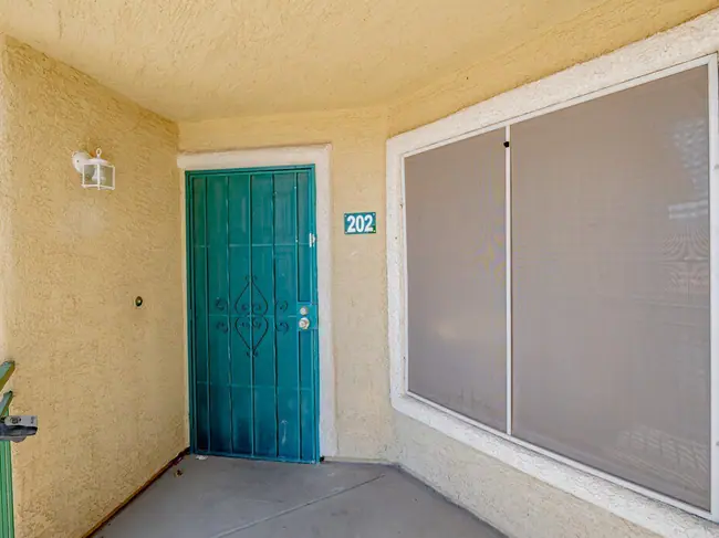 property at 1401 Linnbaker Ln