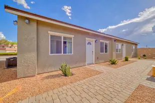 1040 S Nail Crk Ct in Pahrump, NV - Building Photo