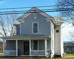 1163 Keezletown Rd in Weyers Cave, VA - Building Photo