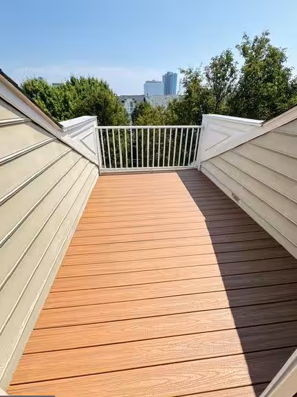 property at 1811 Fallbrook Ln