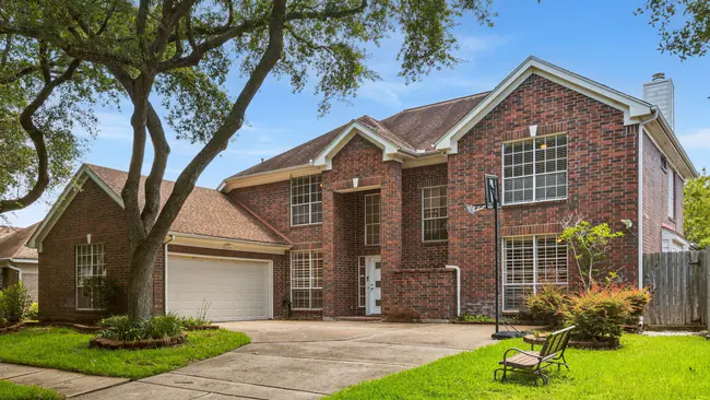 14207 Woodville Gardens Dr