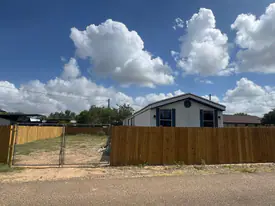 148 Ranch Rd in Laredo, TX - Building Photo